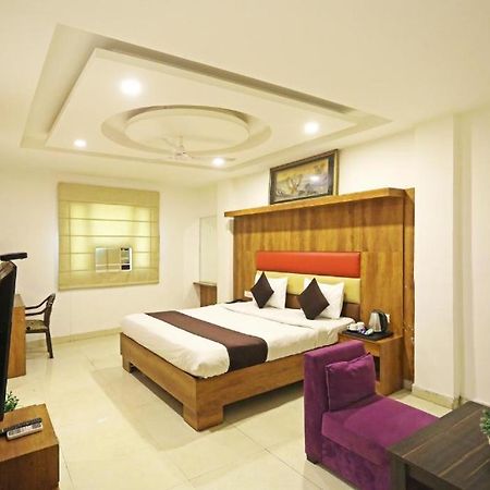 Hotel Urban Luxury Nuova Delhi Esterno foto